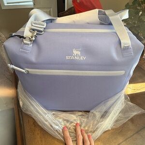 *NWT* Stanley Julienne Max Soft 20 quart Cooler- color hydrangea - retired bag